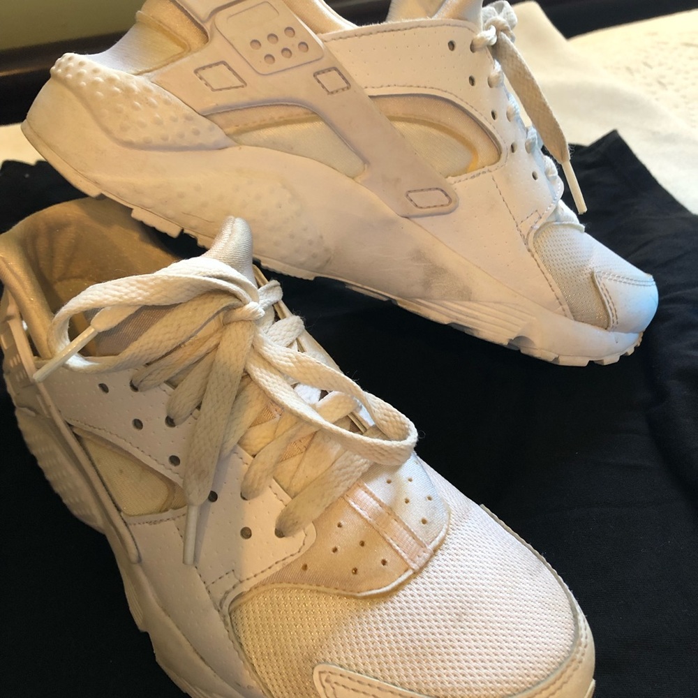 *SOLD*Nike Huaraches White. Women’s Size9 (7youth) - Picture 2 of 6